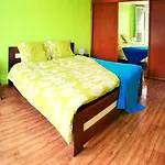 Castle View-bus Station, Parking, Center