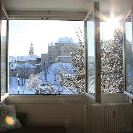 Daire Castle View-bus Station, Parking, Center