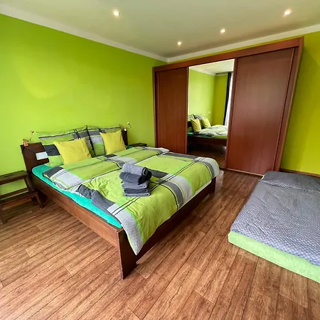 Castle View-bus Station, Parking, Center * Český Krumlov