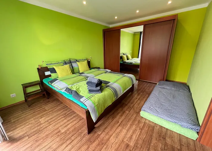 Castle View-bus Station, Parking, Center * Český Krumlov